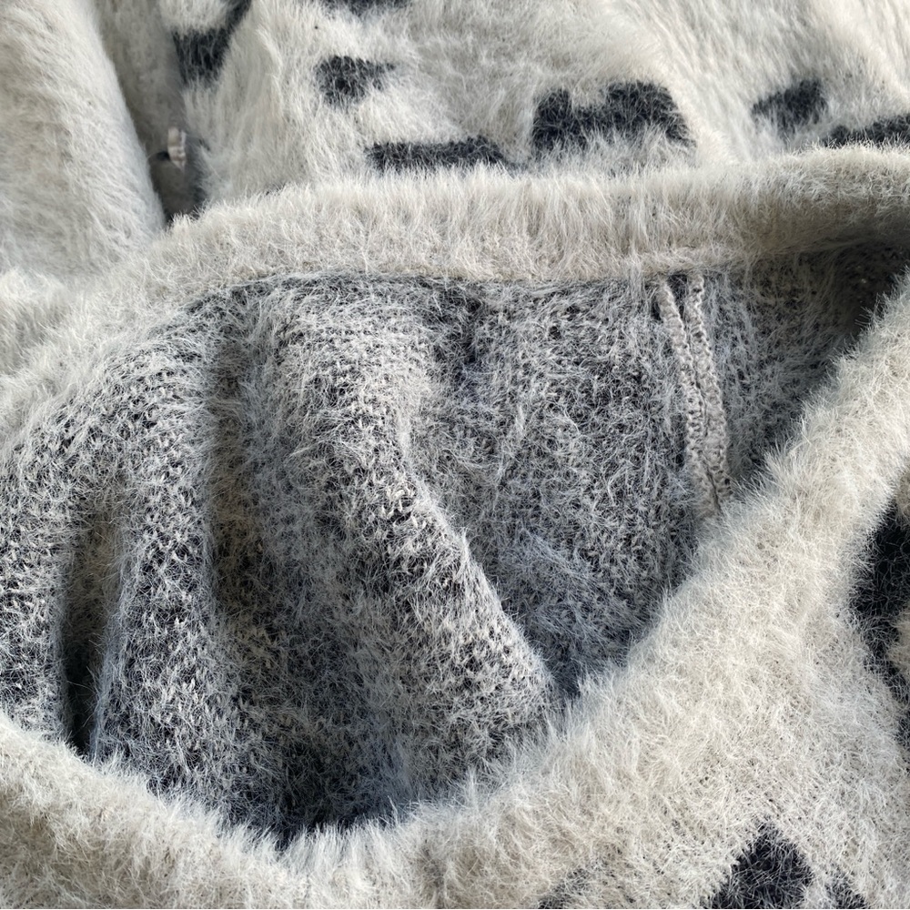 🪩Cozy Leopard Print Sweater - Picture 5 of 5